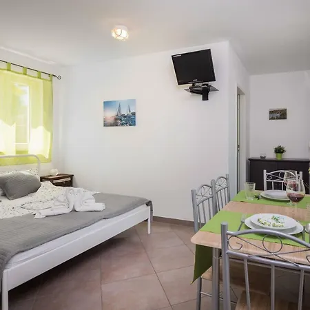 Dropuljic Apartment Sutivan