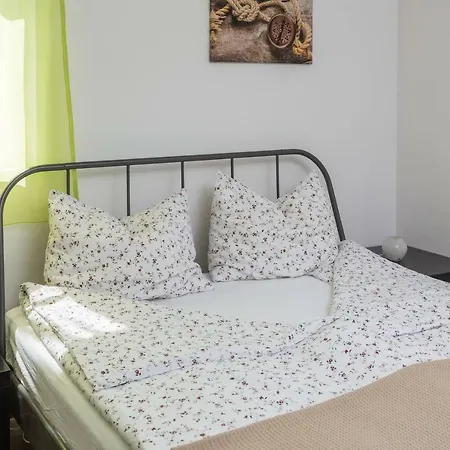 Dropuljic Apartment Sutivan